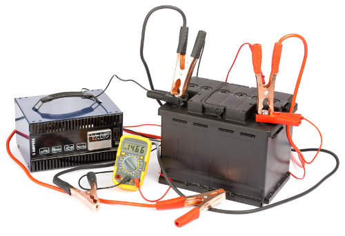 Kann Man Autobatterie Aufladen Ohne Abklemmen Autobatterie laden: Die besten Tipps im Überblick | ChipsAway